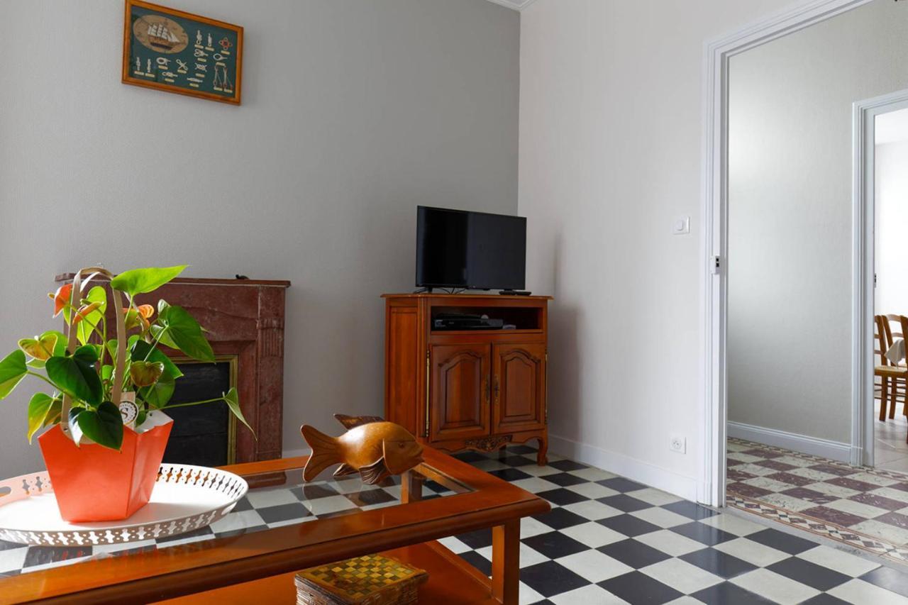 Le Cachet D'Une Maison De Centre-Bourg A Beauvoir-Sur-Mer Buitenkant foto