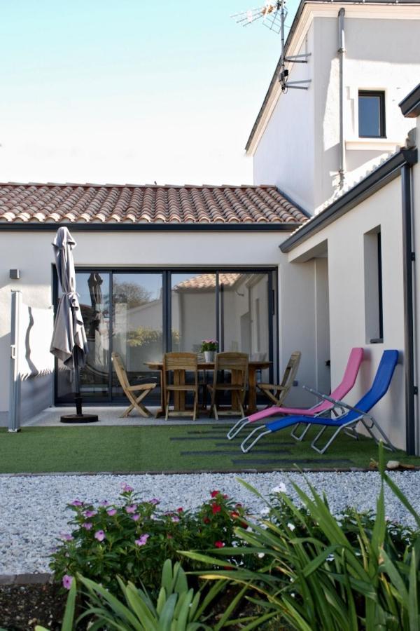 Le Cachet D'Une Maison De Centre-Bourg A Beauvoir-Sur-Mer Buitenkant foto