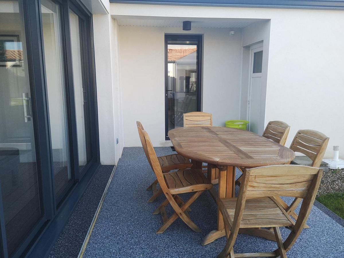 Le Cachet D'Une Maison De Centre-Bourg A Beauvoir-Sur-Mer Buitenkant foto